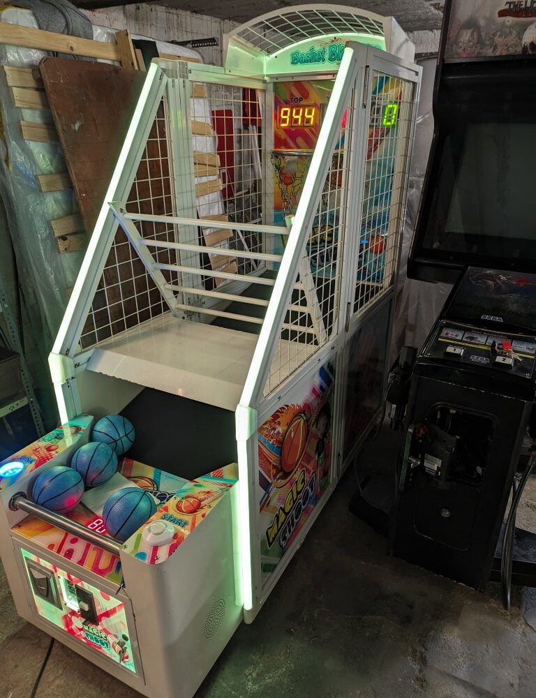 Alternative view of Basket Ball Magic