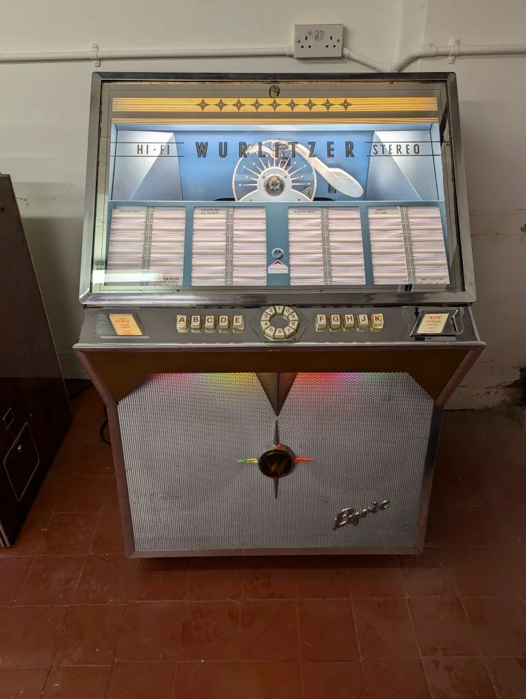 Wurlitzer lyric E -1966