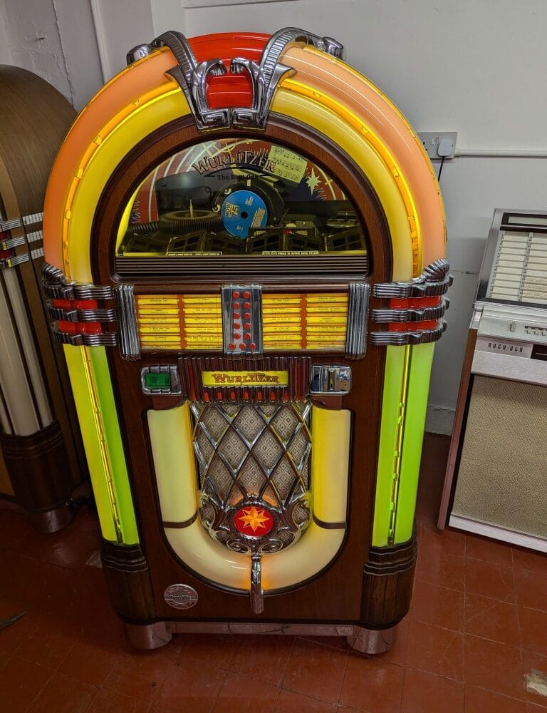 Wurlitzer " one more time" bubbler cd jukebox