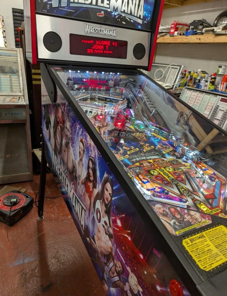Stern "wrestlemania" pinball machine 2016