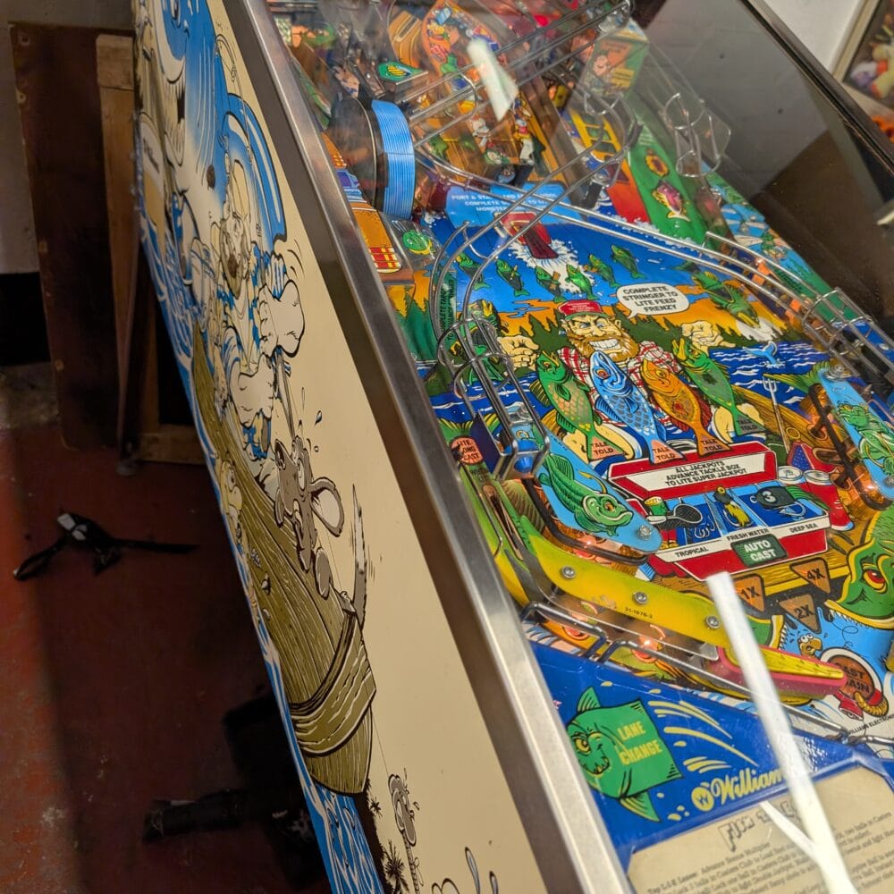 Williams fish tales pinball machine - Image 3