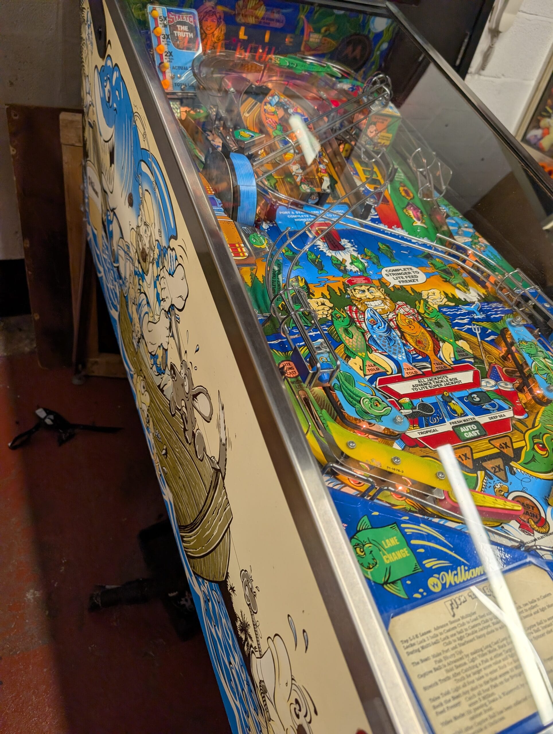 Williams fish tales pinball machine - Image 3