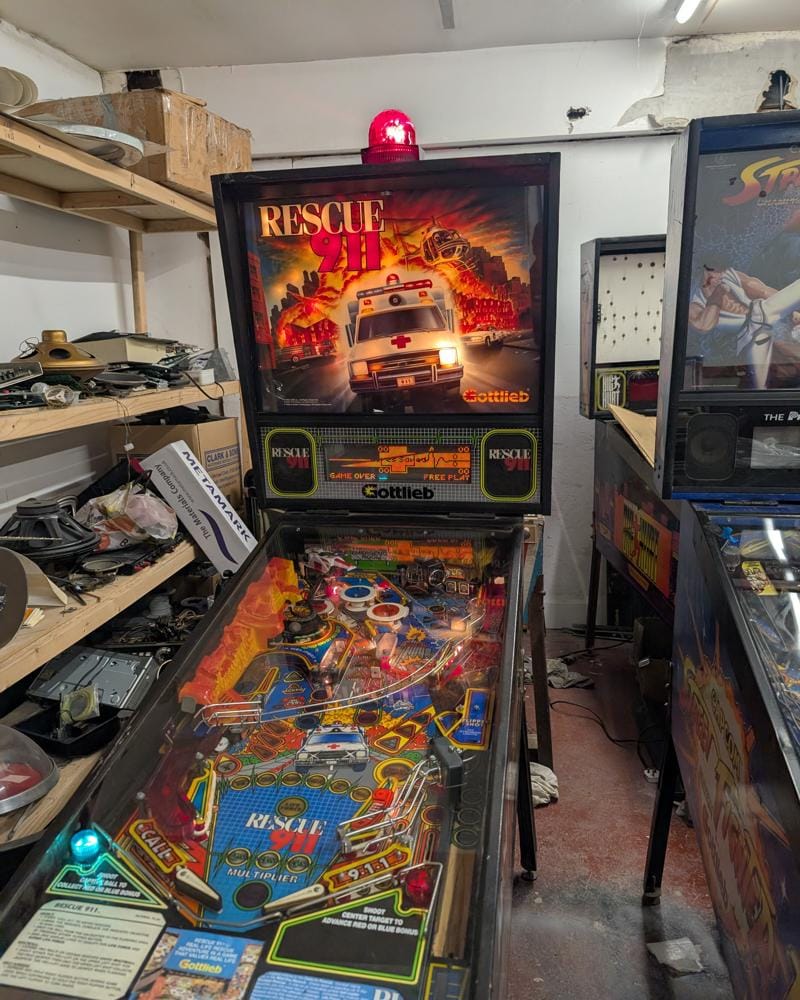Gottliebs "rescue 911" pinball machine