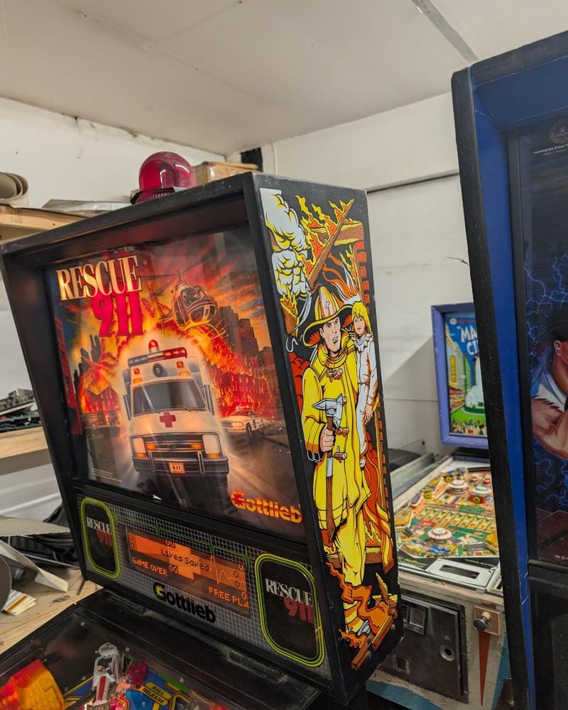 Gottliebs "rescue 911" pinball machine - Image 3