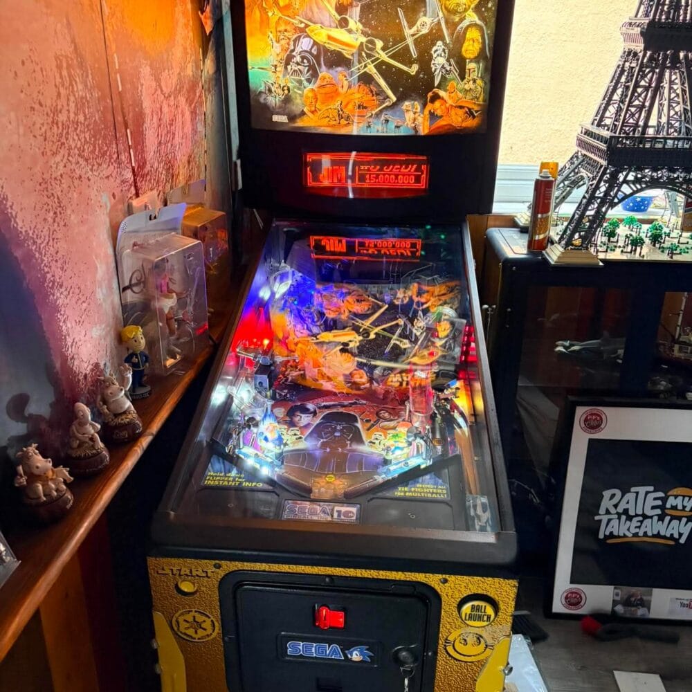 Alternative view of Star wars trilogy pinball machine